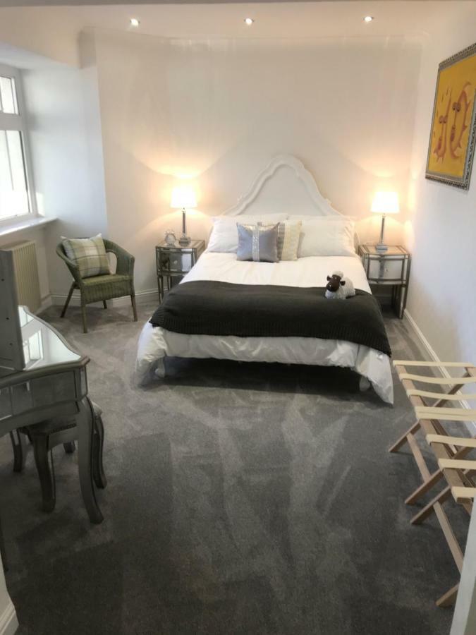 Luxury Panoramic Balcony Swindon Central ภายนอก รูปภาพ