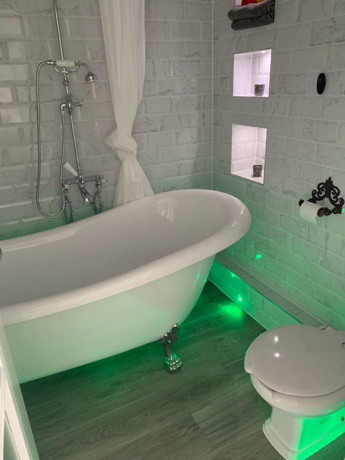 Luxury Panoramic Balcony Swindon Central ภายนอก รูปภาพ