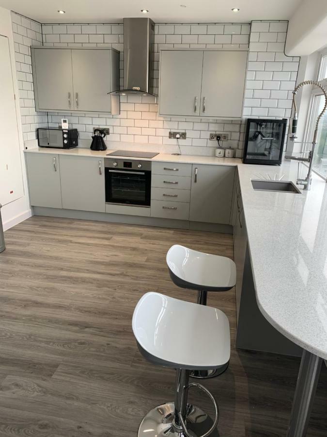 Luxury Panoramic Balcony Swindon Central ภายนอก รูปภาพ