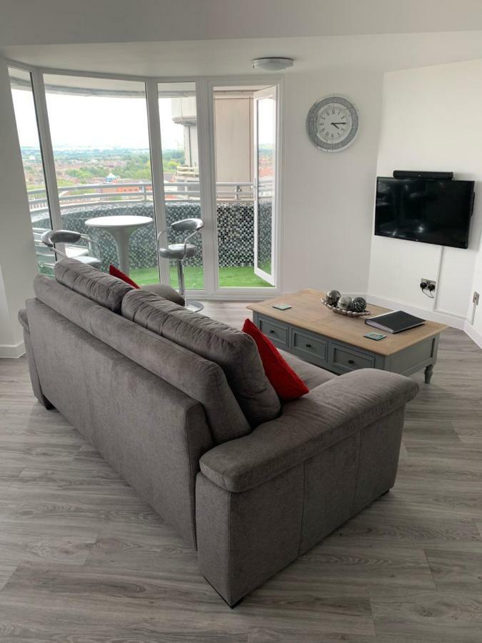 Luxury Panoramic Balcony Swindon Central ภายนอก รูปภาพ