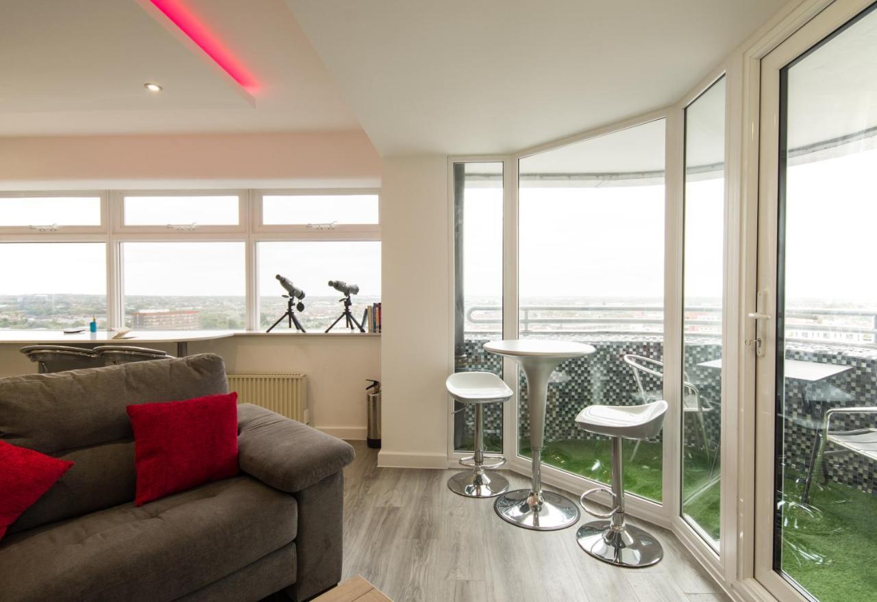 Luxury Panoramic Balcony Swindon Central ภายนอก รูปภาพ