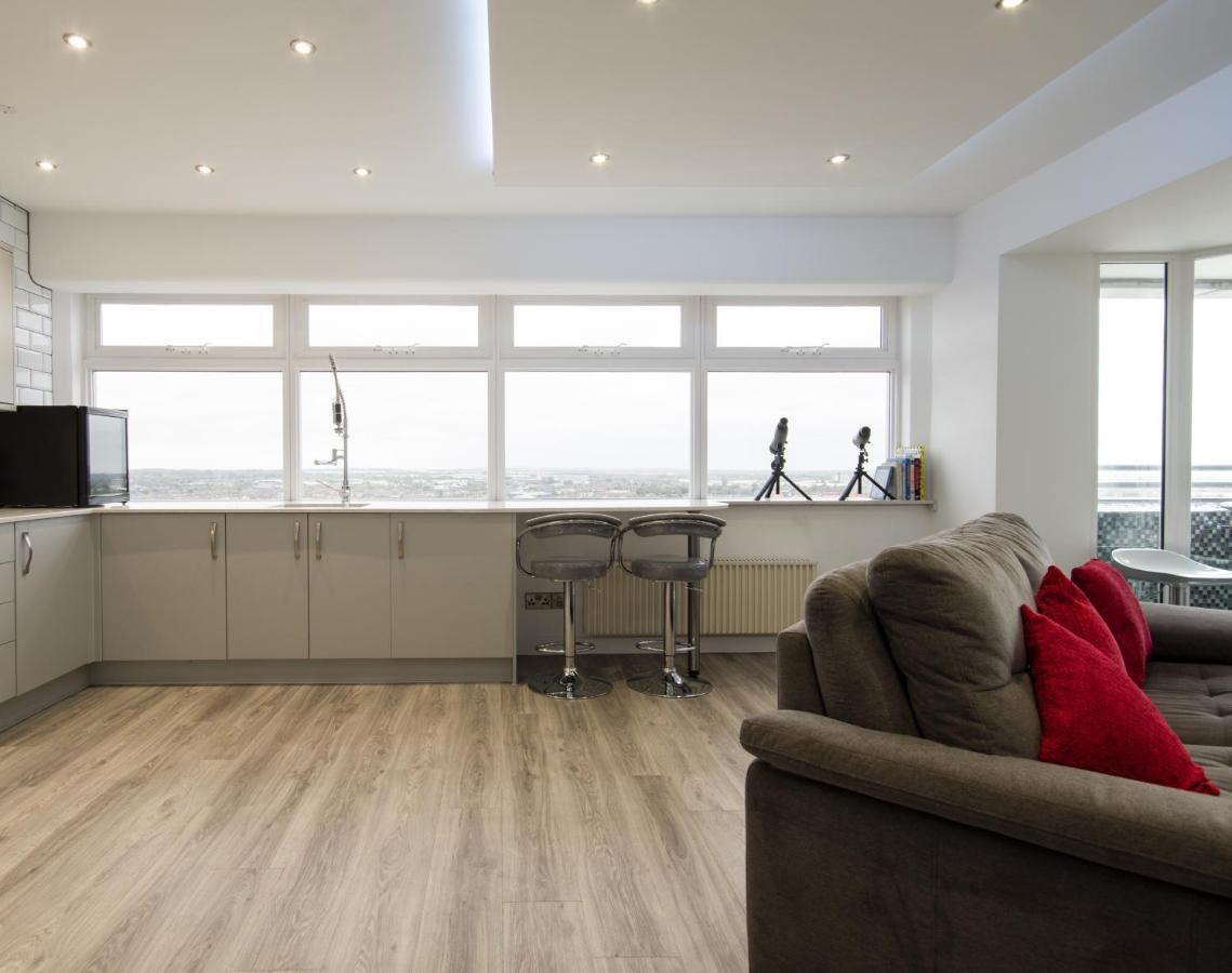 Luxury Panoramic Balcony Swindon Central ภายนอก รูปภาพ