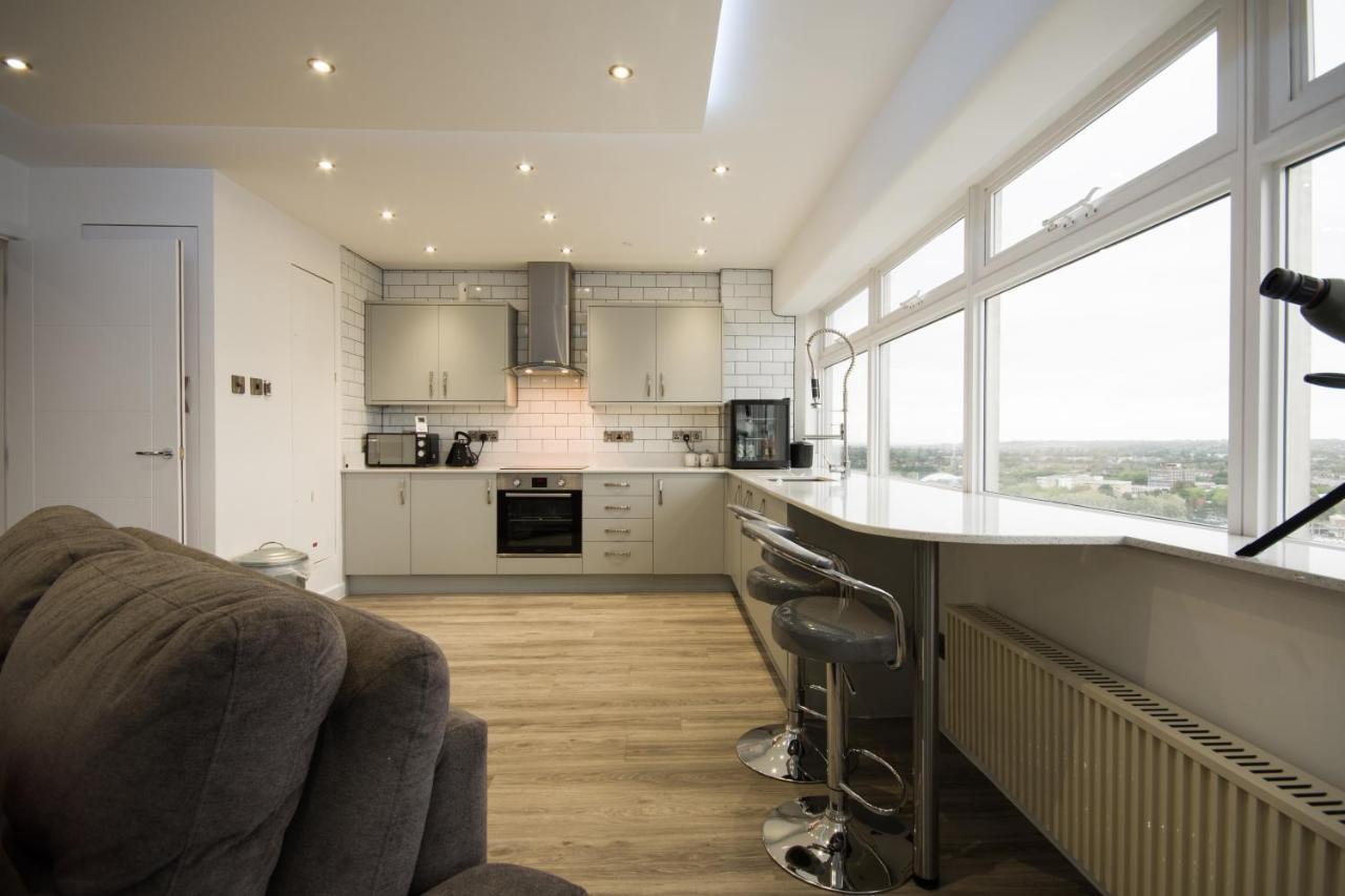 Luxury Panoramic Balcony Swindon Central ภายนอก รูปภาพ